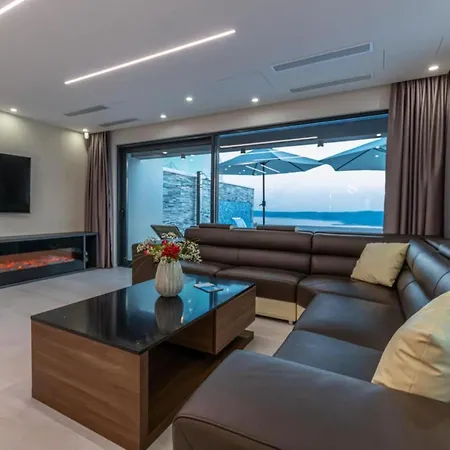 Lorena Stylish Sea View - Four Bedroom With Private Pool