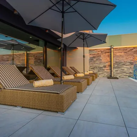 Lorena Stylish Sea View - Four Bedroom With Private Pool
