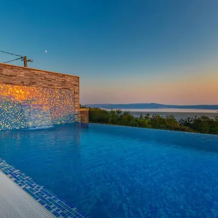 Lorena Stylish Sea View - Four Bedroom With Private Pool Vila *