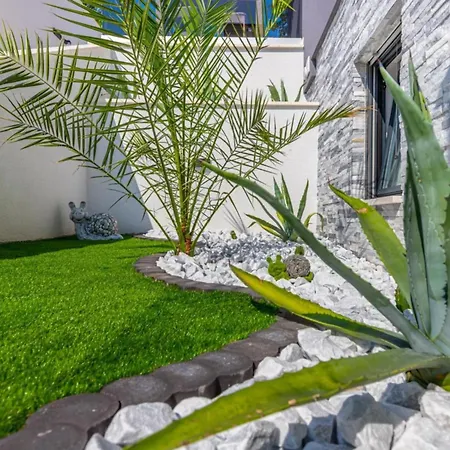 Lorena Stylish Sea View - Four Bedroom With Private Pool Vila Crikvenica