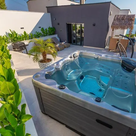 Vila Lorena Stylish Sea View - Four Bedroom With Private Pool Crikvenica