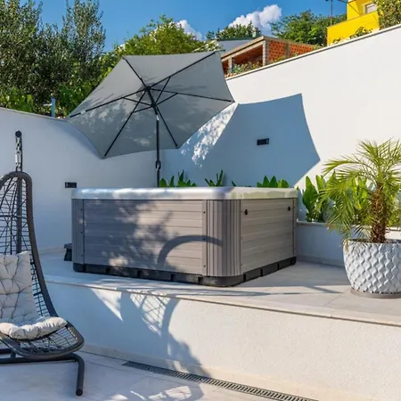 Lorena Stylish Sea View - Four Bedroom With Private Pool Crikvenica