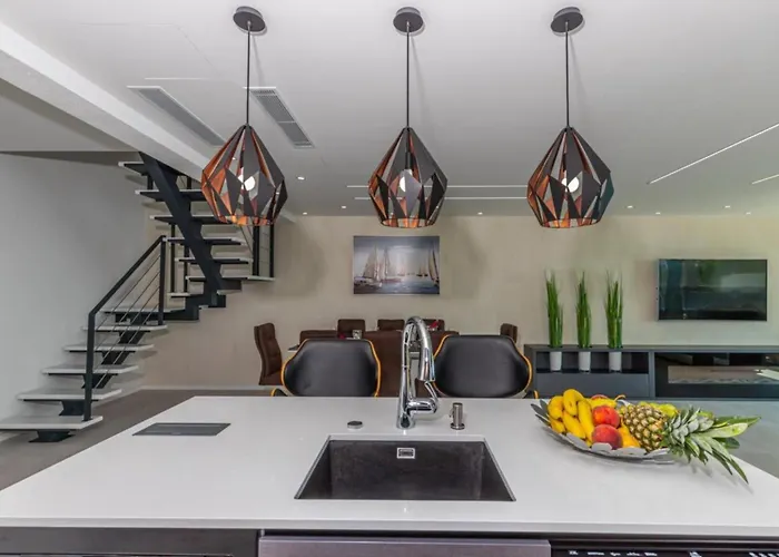 Lorena Stylish Sea View - Four Bedroom With Private Pool Βίλα *