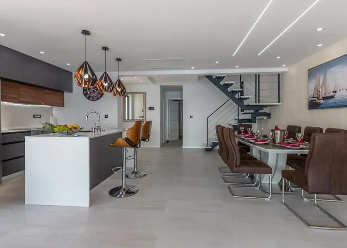 Βίλα Lorena Stylish Sea View - Four Bedroom With Private Pool Crikvenica