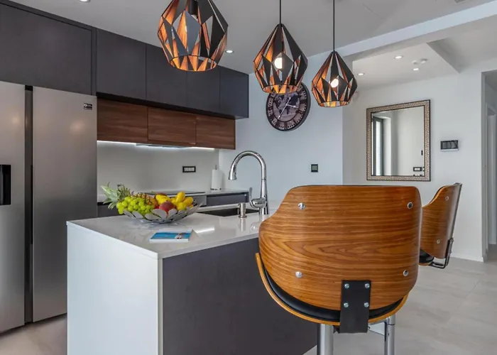 Lorena Stylish Sea View - Four Bedroom With Private Pool Βίλα *
