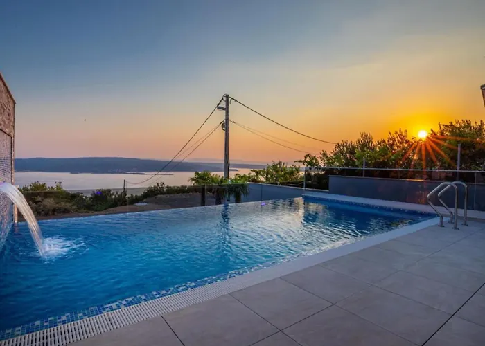 Lorena Stylish Sea View - Four Bedroom With Private Pool * Crikvenica