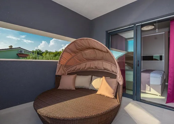 Lorena Stylish Sea View - Four Bedroom With Private Pool Crikvenica