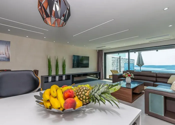 Βίλα Lorena Stylish Sea View - Four Bedroom With Private Pool