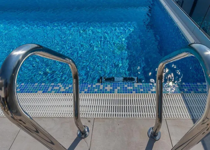 Lorena Stylish Sea View - Four Bedroom With Private Pool Crikvenica