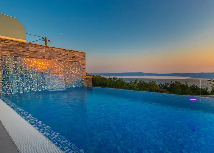 Lorena Stylish Sea View - Four Bedroom With Private Pool Vila *