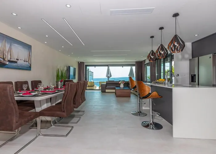 Vila Lorena Stylish Sea View - Four Bedroom With Private Pool Crikvenica